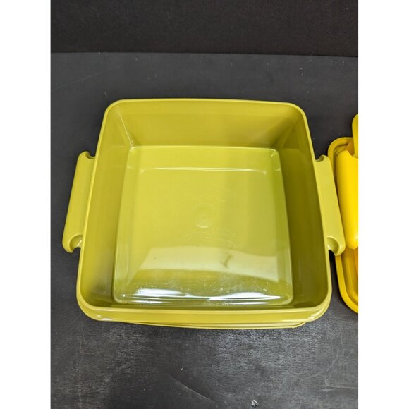 Vintage Tupperware Sandwich Keeper 1 Olive Green 1 Yellow with Lids - Picture 7 of 8